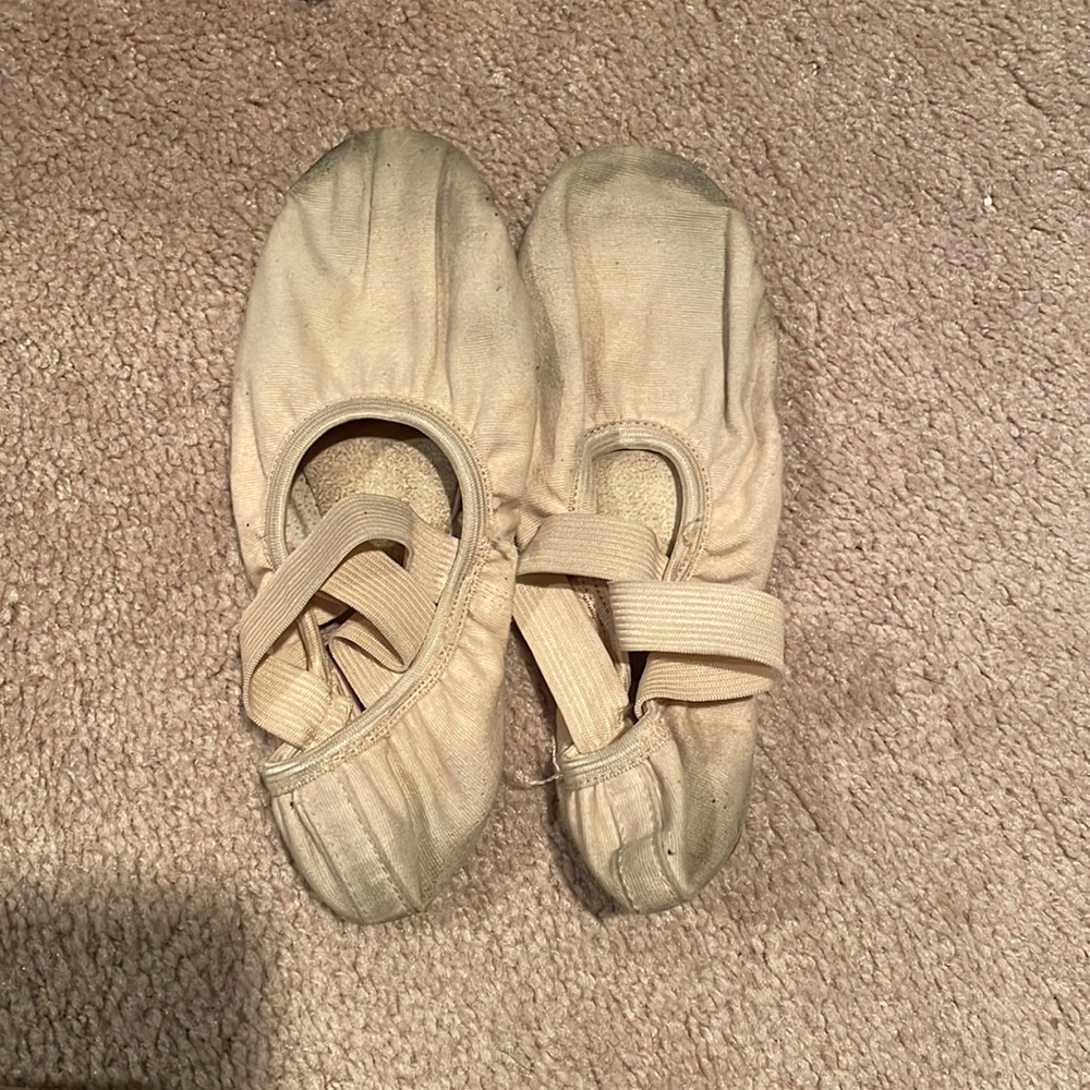 So Danca ballet shoes size 5